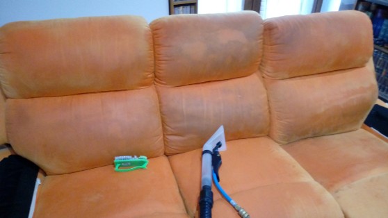 lavaggio divano in microfibra pulizia divani